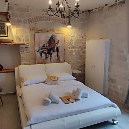 Studios Kadena Trogir - 18Th Century Stone House Exterior photo