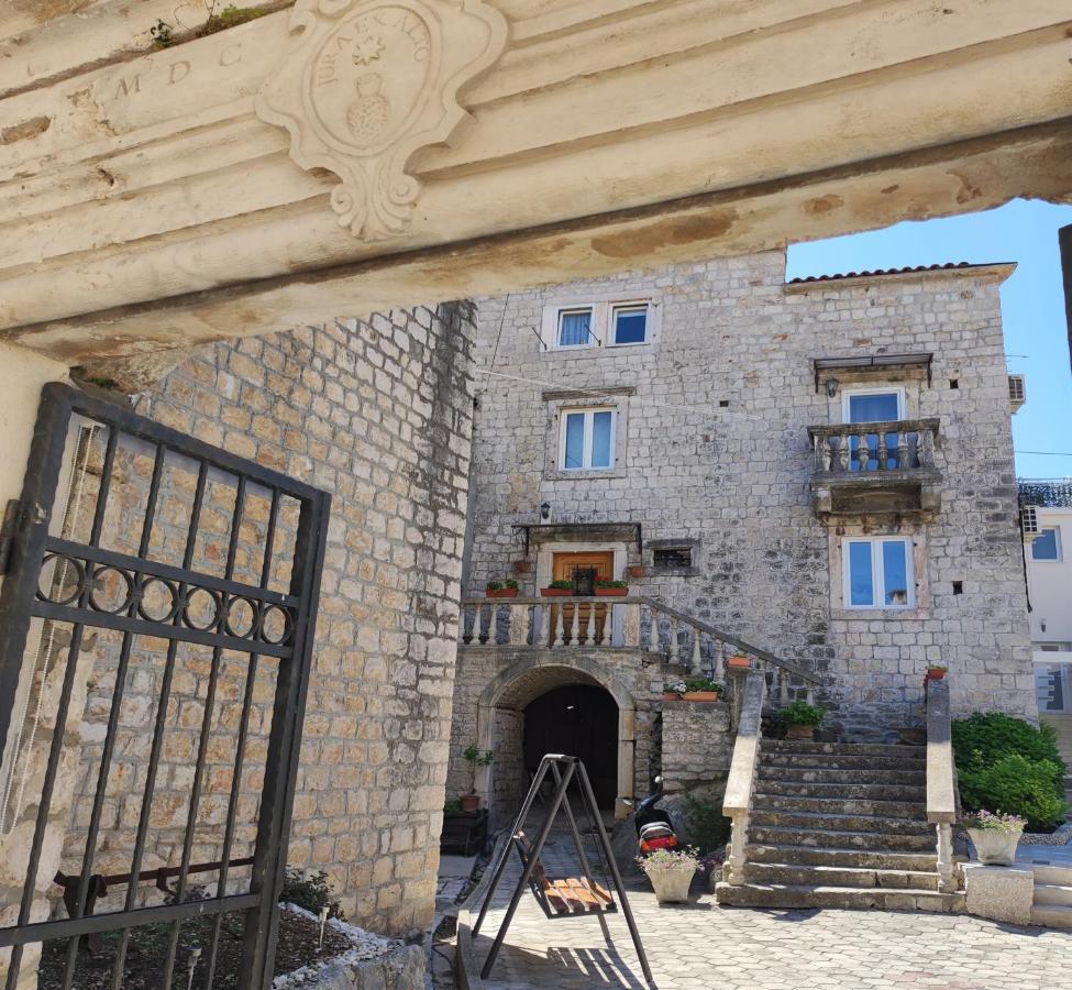 Studios Kadena Trogir - 18Th Century Stone House Exterior photo