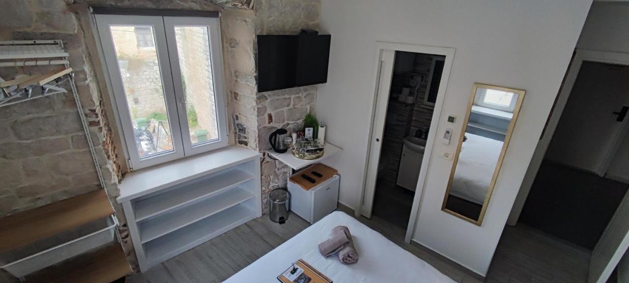 Studios Kadena Trogir - 18Th Century Stone House Exterior photo