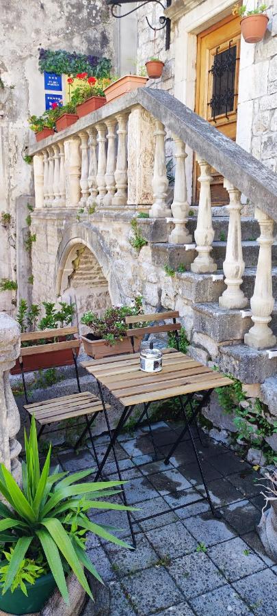 Studios Kadena Trogir - 18Th Century Stone House Exterior photo