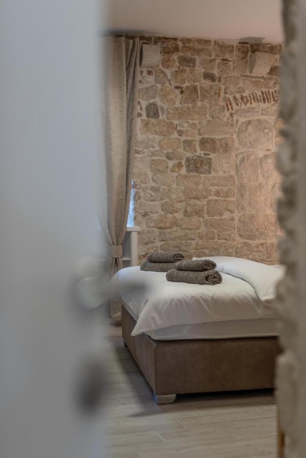 Studios Kadena Trogir - 18Th Century Stone House Exterior photo